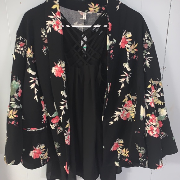 Maurices Jackets & Blazers - NWT-MATRICES FLORAL FLOWY BLAZER